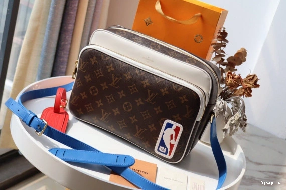 VUITTON LVXNBA NIL MESSENGER LOUIS 0815